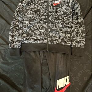 Kids Nike sweatsuit